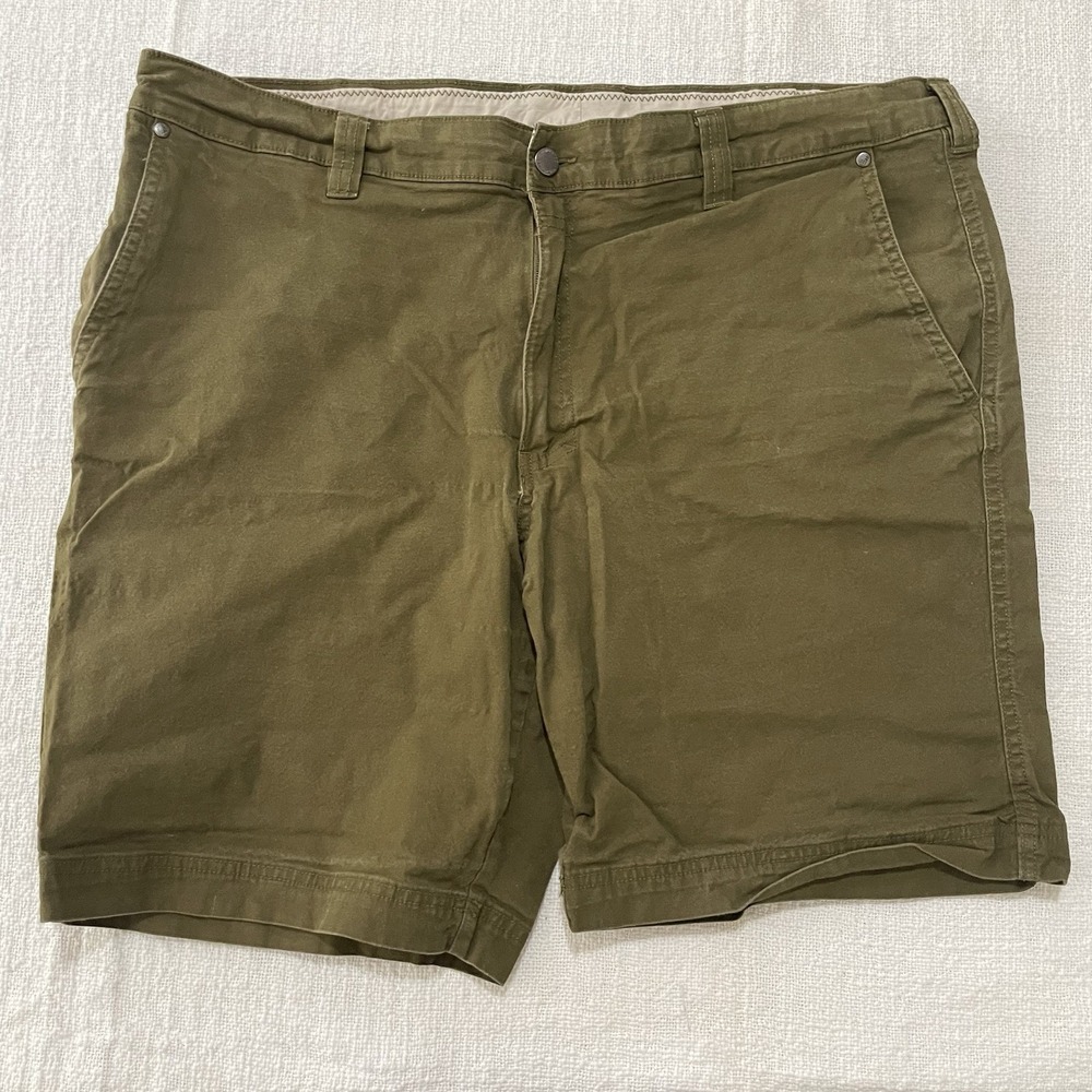 Columbia Shorts Mens 40 Green 10" Inseam Chino Bermuda Flat Front Hiking Outdoor